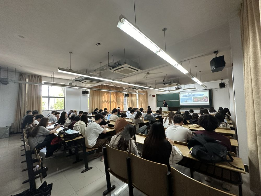 DDpay钱包科技集团在南京邮电大学通达学院举办讲座